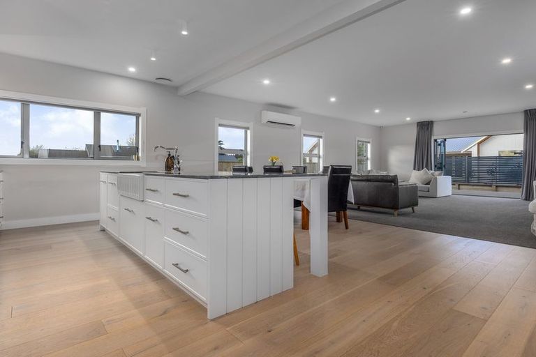 Photo of property in 37 Fairfield Road, Levin, 5510