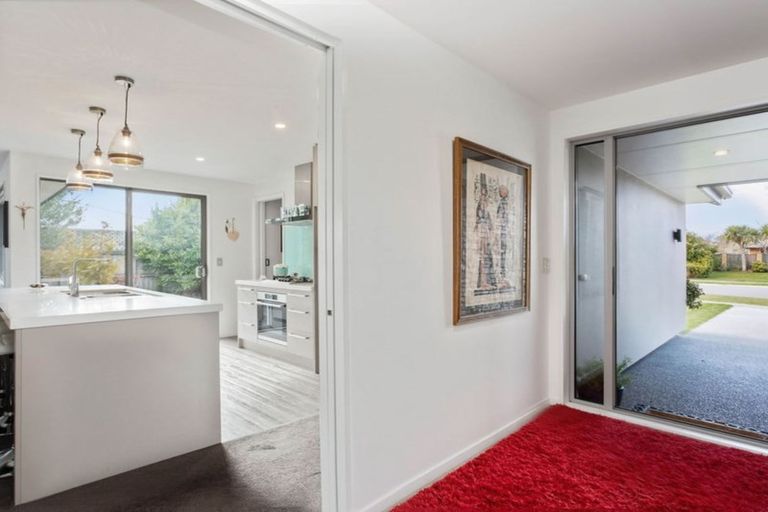 Photo of property in 48 Blue Gum Place, New Brighton, Christchurch, 8083