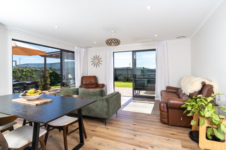 Photo of property in 16 Tunarau Street, Raglan, 3225