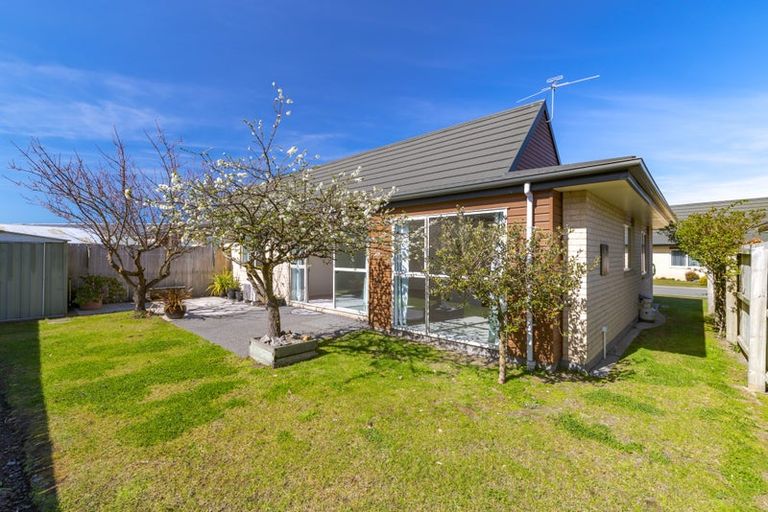 Photo of property in Rivertown Villas, 150 Williams Street, Kaiapoi, 7630
