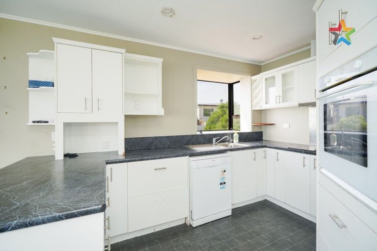 Photo of property in 14 Marine Parade, Bluff, 9814