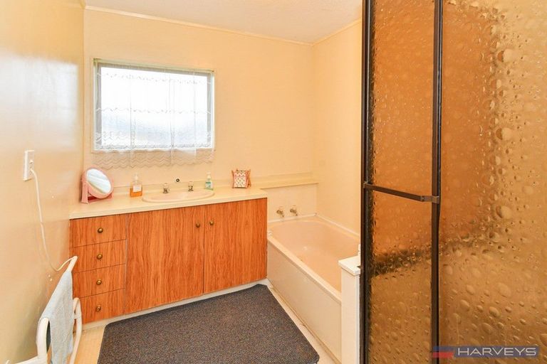 Photo of property in 2/17 Vintage Drive, Henderson, Auckland, 0612