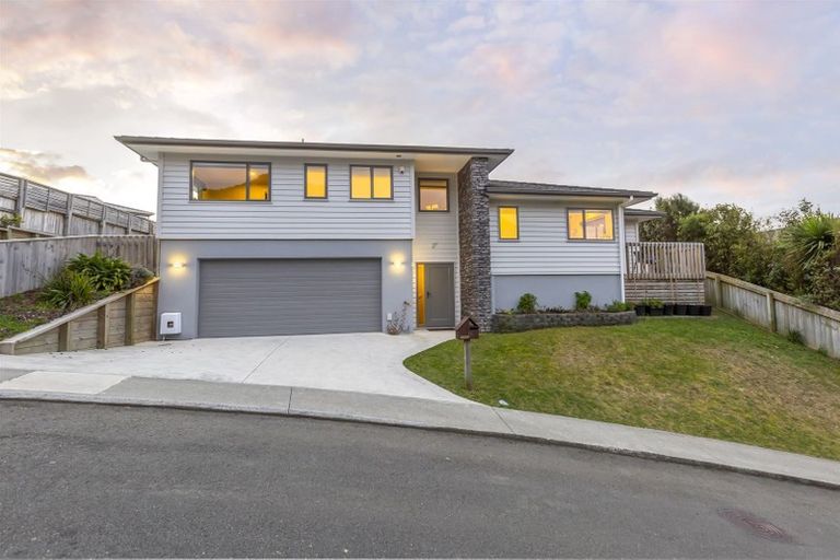 Photo of property in 13 Abbey Way, Whitby, Porirua, 5024