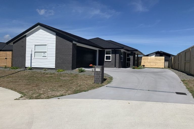 Photo of property in 22 Komata Crescent, Papamoa Beach, Papamoa, 3118