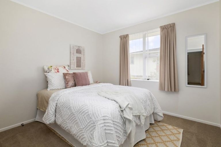 Photo of property in 8b Florio Terrace, Tawa, Wellington, 5028