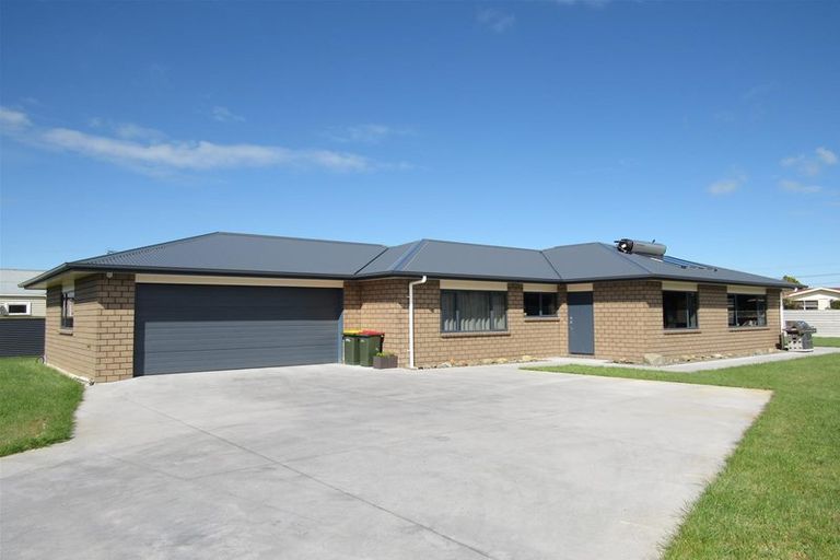 Photo of property in 379 Waihi Road, Normanby, Hawera, 4614