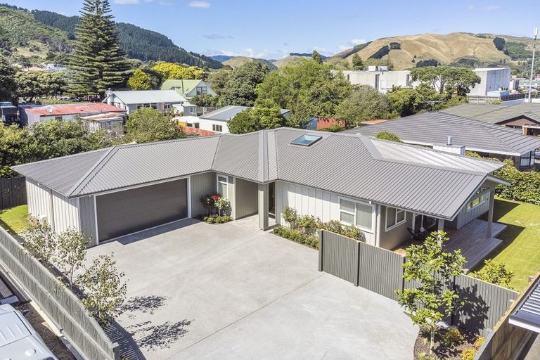 Photo of property in 29a Parata Street, Waikanae, 5036