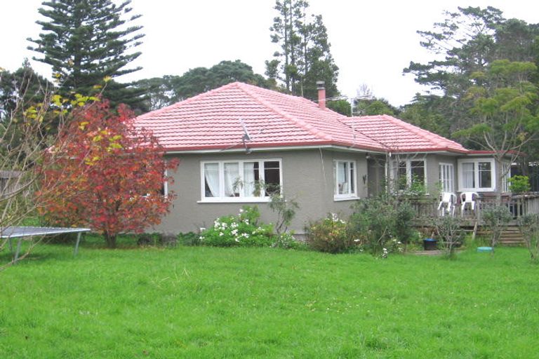 Photo of property in 11 Tane Road, Laingholm, Auckland, 0604