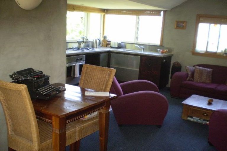 Photo of property in 23 Hawkhurst Road, Lyttelton, 8082