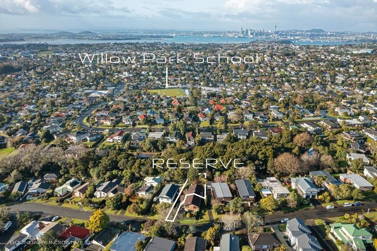 Photo of property in 2/38 Mountbatten Avenue, Hillcrest, Auckland, 0627