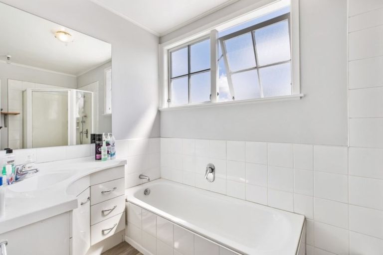 Photo of property in 168 Sandwich Road, St Andrews, Hamilton, 3200