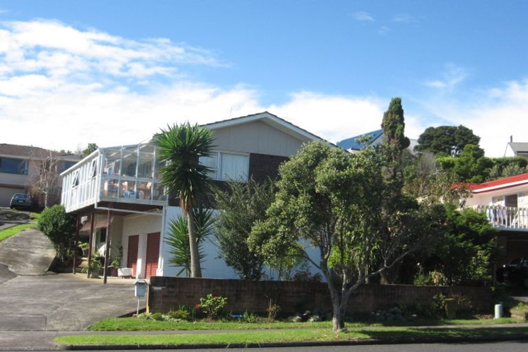 Photo of property in 37 Lewisham Street, Highland Park, Auckland, 2010