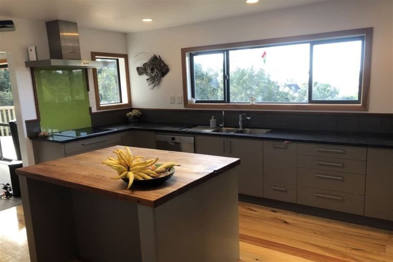 Photo of property in 8 Brenton Place, Whangamata, 3691