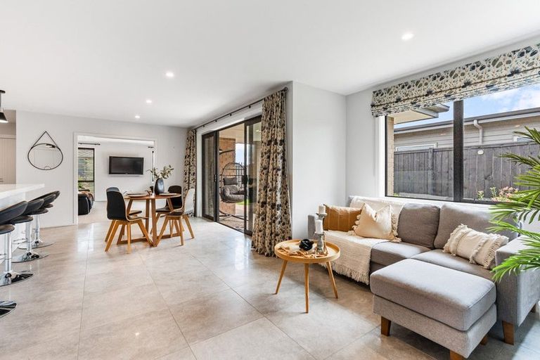 Photo of property in 16 Carrick Place, Mosgiel, 9024