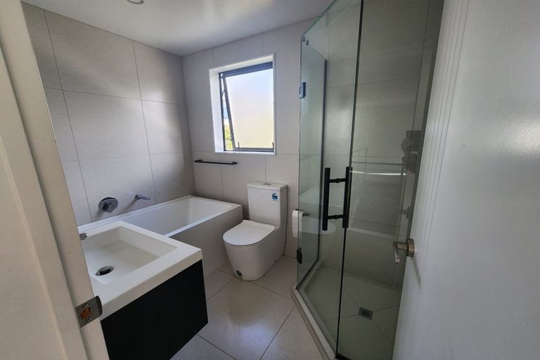 Photo of property in 27 Deep Creek Road, Waiake, Auckland, 0630