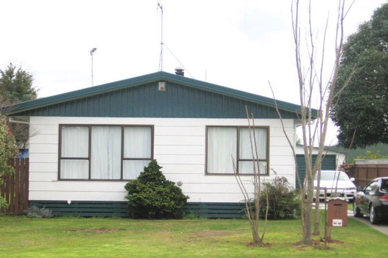 Photo of property in 19 Elmwood Crescent, Pukete, Hamilton, 3200