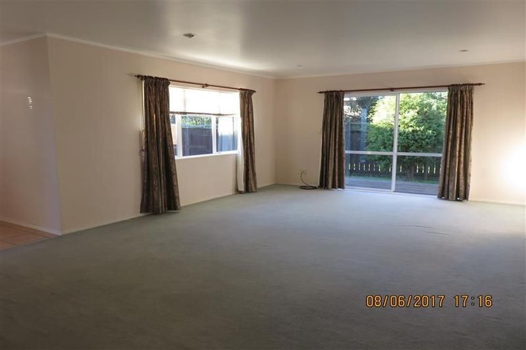 Photo of property in 325b Royal Road, Massey, Auckland, 0614
