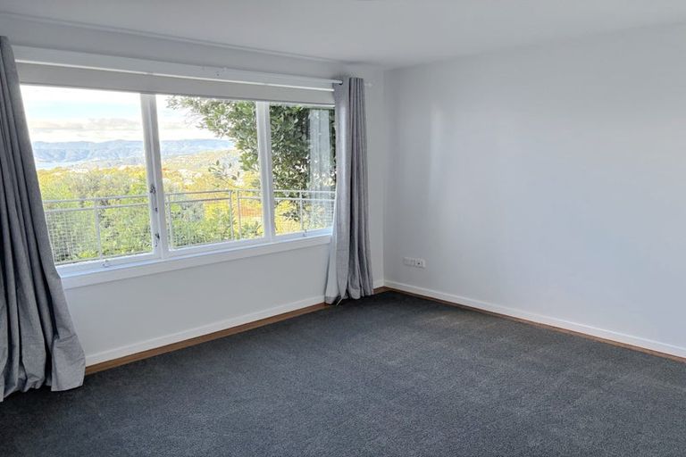 Photo of property in 69 Moana Road, Kelburn, Wellington, 6012