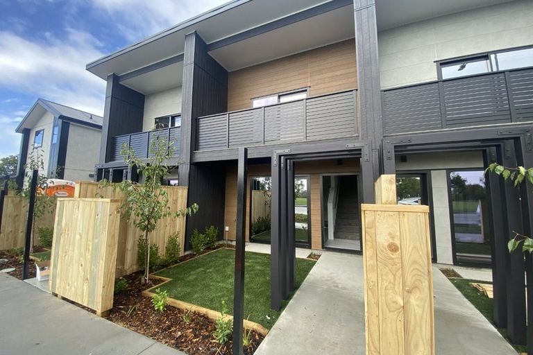 Photo of property in 3/216 Rosebank Road, Avondale, Auckland, 1026