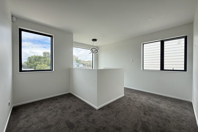 Photo of property in 40 Normanton Street, Glenfield, Auckland, 0629