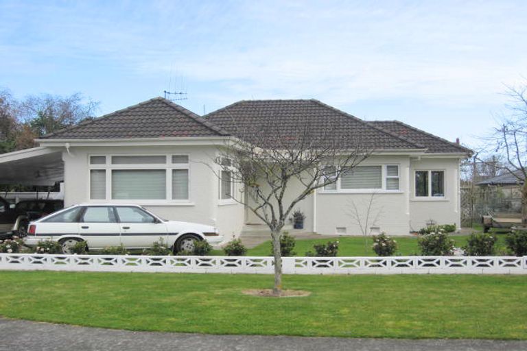 Photo of property in 16 Clark Street, Levin, 5510