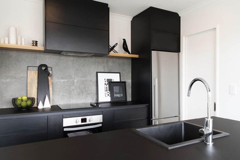 Photo of property in 1/89 Royal Road, Massey, Auckland, 0614