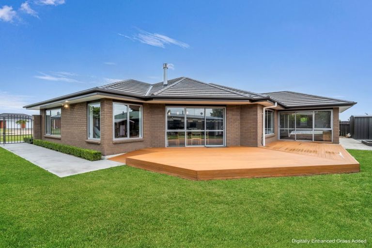 Photo of property in 3 Crabapple Close, Milson, Palmerston North, 4414