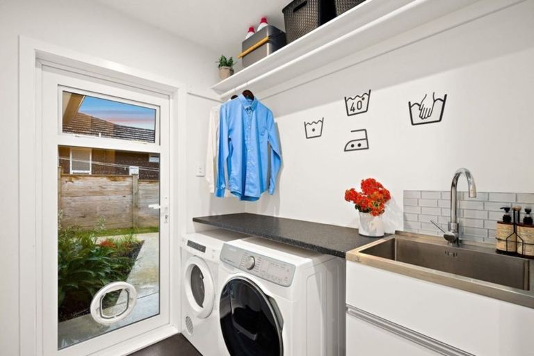 Photo of property in 2 Nikau Way, Riverhead, 0820