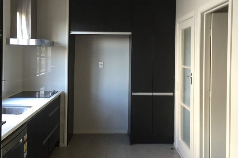 Photo of property in 43 Renata Crescent, Te Atatu Peninsula, Auckland, 0610