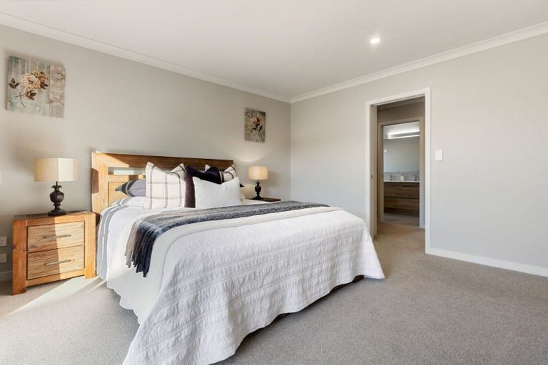 Photo of property in 32 Hugo Shaw Drive, Cambridge, 3434