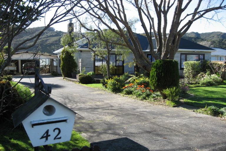 Photo of property in 42 Hyde Street, Wainuiomata, Lower Hutt, 5014
