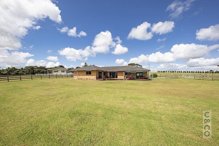 Photo of property in 118 Cottle Road, Taupaki, Henderson, 0782