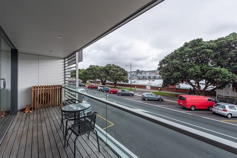 Photo of property in Mariner, 1a/140 Oriental Parade, Oriental Bay, Wellington, 6011