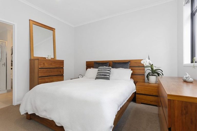 Photo of property in 21 Tuatua Road, Hobsonville, Auckland, 0616