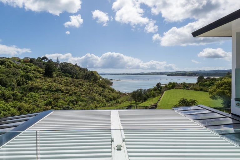 Photo of property in 26 Estuary Views, Shelly Park, Auckland, 2014