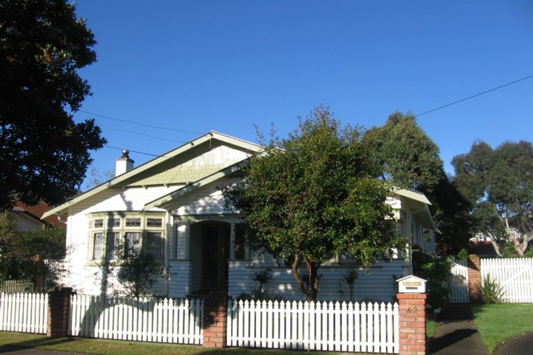 Photo of property in 42 Wilford Street, Woburn, Lower Hutt, 5011