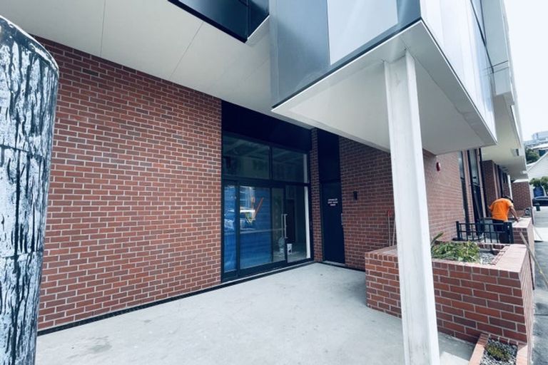 Photo of property in 72 Adelaide Road, Mount Cook, Wellington, 6021