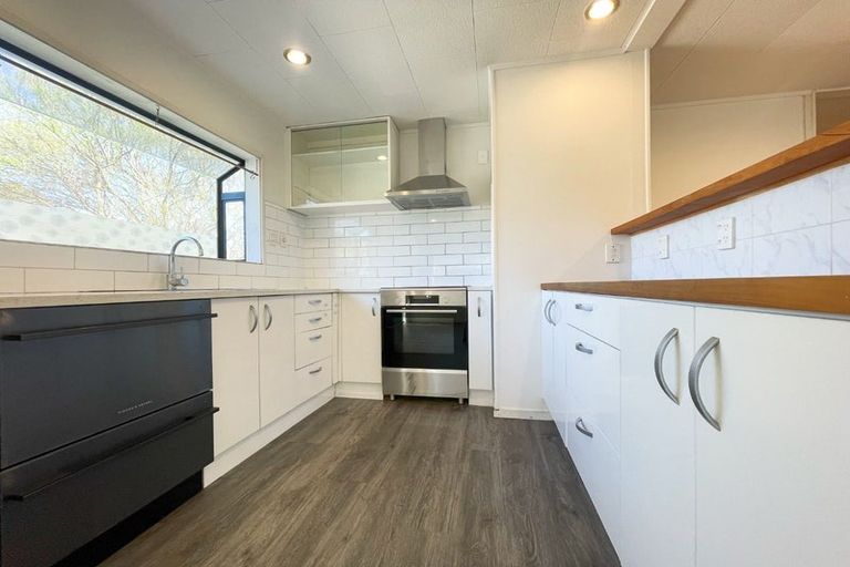 Photo of property in 1/294 West Coast Road, Glen Eden, Auckland, 0602