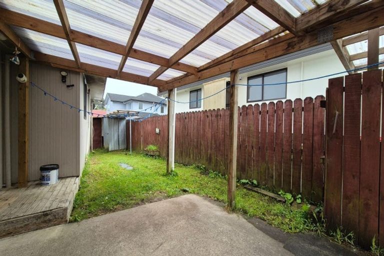 Photo of property in 1/29 Devonshire Road, Unsworth Heights, Auckland, 0632