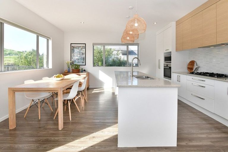 Photo of property in 33 Kaipuke Crescent, Gulf Harbour, Whangaparaoa, 0930