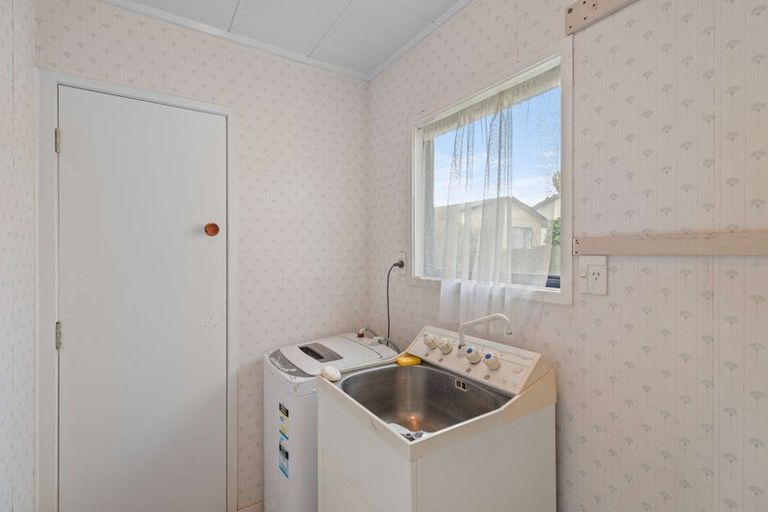 Photo of property in 84 Sykes Road, Weymouth, Auckland, 2103