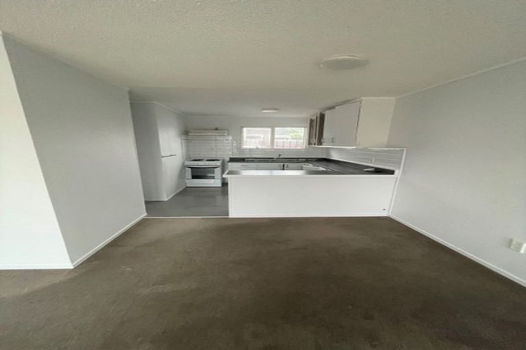 Photo of property in 2/109 Pigeon Mountain Road, Half Moon Bay, Auckland, 2012