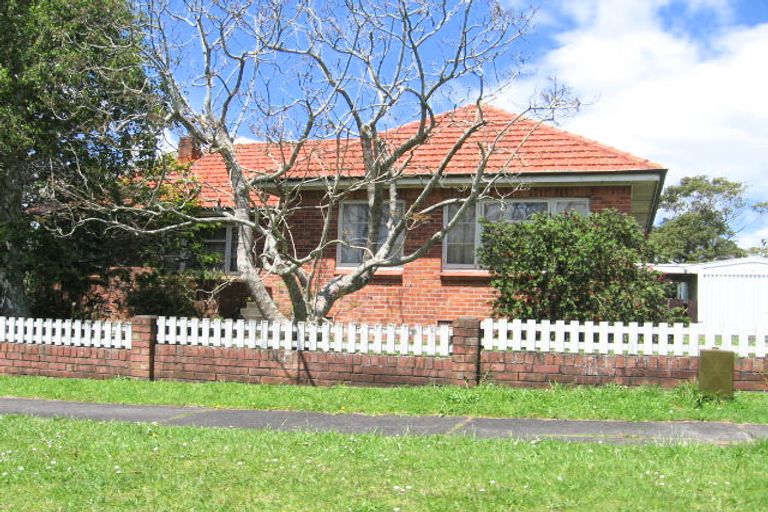 Photo of property in 11 Ashlynne Avenue, Papatoetoe, Auckland, 2025