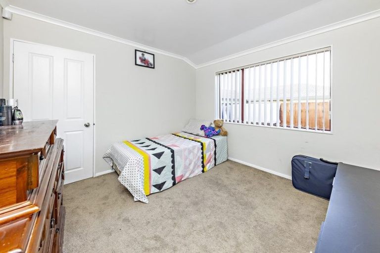 Photo of property in 62 Robert Ross Place, Clendon Park, Auckland, 2103