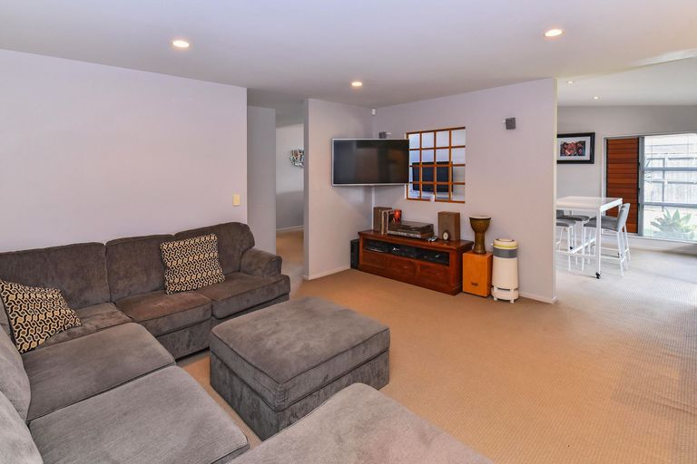 Photo of property in 39 Fergy Crescent, Wattle Downs, Auckland, 2103