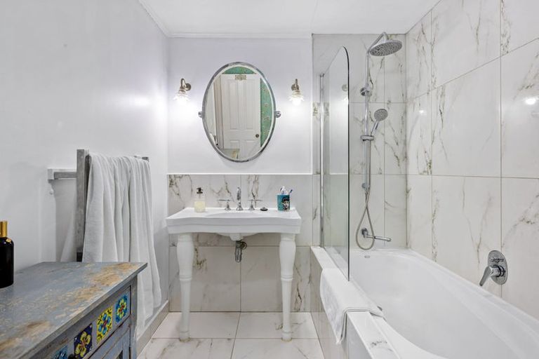 Photo of property in 33a Rambler Crescent, Beach Haven, Auckland, 0626