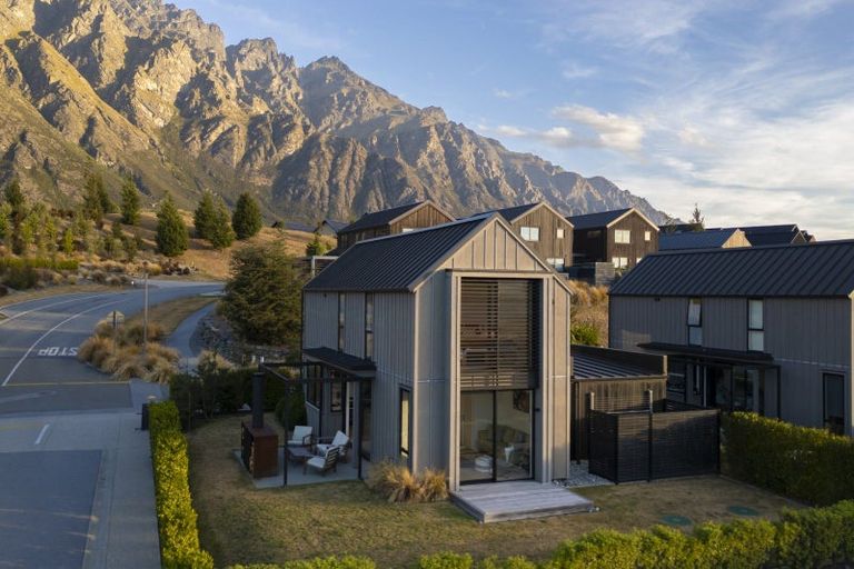Photo of property in 6 Mckenzies Shute, Jacks Point, Queenstown, 9371