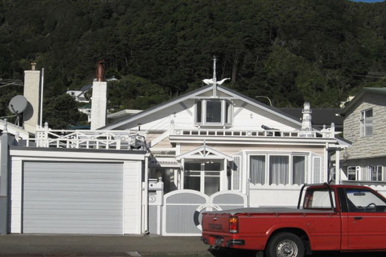 Photo of property in 1/9 Marine Parade, Eastbourne, Lower Hutt, 5013