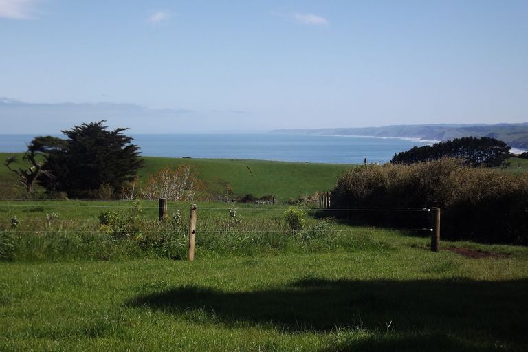 Photo of property in 669b Te Hutewai Road, Raglan, 3296