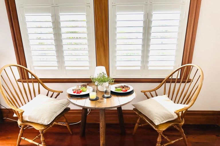 Photo of property in 144 Kelburn Parade, Kelburn, Wellington, 6012